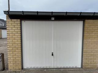 Gelegen in de Robert Vandammestraat 38 te Koksijde, op korte afstand van Koksijde dorp, bevindt zich deze ruime garage te huur.Beschikbaar...