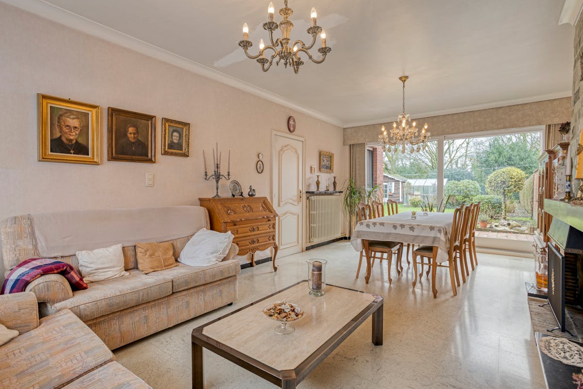 Ruim huis met 4 slaapkamers nabij het centrum van Izegem. - foto 4