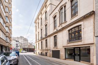 Op een centrale ligging in Antwerpen, aan de Lange Leemstraat 1A, bevindt zich deze verzorgde commerciële ruimte van ca. 50 m², ideaal geschikt...