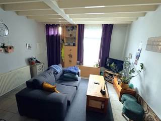 <p><span>ISABELLASTRAAT 11, 2850 BOOM</span></p><p><span>Starterswoning met terras!</span></p><p><span> </span></p><p><span>Deze compacte charmante starterswoning ligt op een centrale locatie nabij het station in Boom.</span></p><p><span>Zowel het openbaar vervoer als invalswegen en het handelscentrum zijn op wandelafstand.</span></p><p><span>Een ideale uitvalsbasis op een rustige locatie!</span></p><p><span> </span></p><p><span>Op het gelijkvloers vinden we de leefruimte, open keuken, badkamer en het terras.</span></p><p><span>Op Verd. +1: is er een ruime slaapkamer en een trap naar de bergzolder.</span></p><p><span>Op Verd. -1: een bergkelder met luik. </span></p><p><span> </span></p><p><span>Met het EPC-label C is er geen renovatieplicht.</span></p><p><span>De woning werd Asbestveilig bevonden.</span></p><p><span> </span></p><p><span>Voor een bezoek of meer info: 03 888 44 01 of <span>info@immodillen.be</span></span></p><p><span> </span></p>