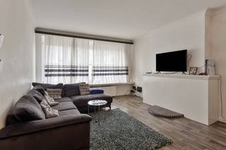 Te koop in Deurne - een verzorgd en instapklaar appartement op een derde verdieping dat momenteel nog verhuurd wordt.Het appartement dat we hier...