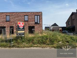 Rustig en centraal gelegen half open BEN-woning met 3 slaapkamers.Opstart werken +- begin november tot +- midden december.Snelle beslissers kunnen...