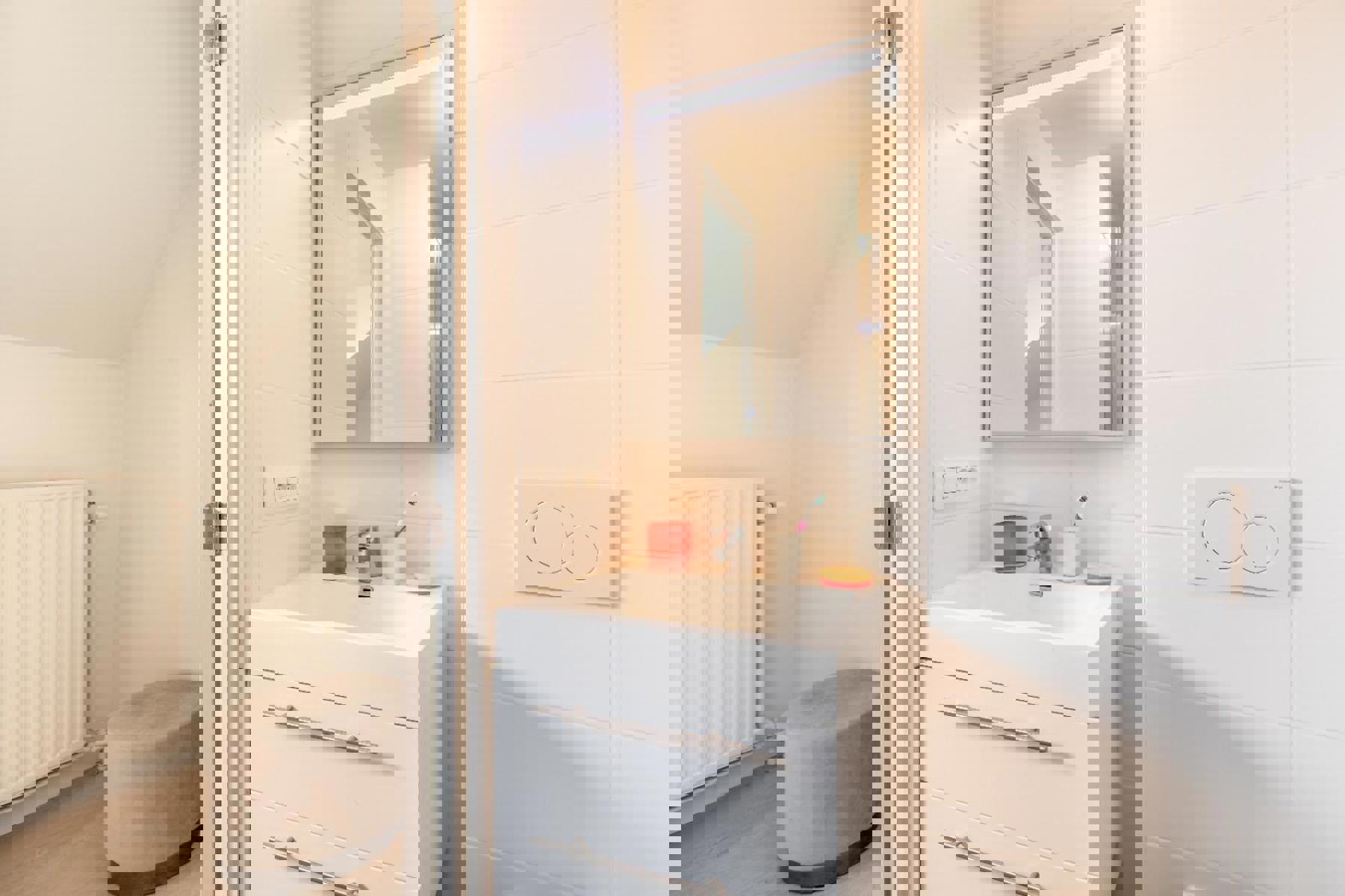 Gezellige en ruime studentenkamer met eigen sanitair - foto 4