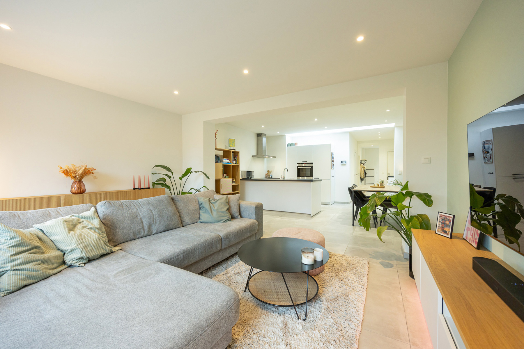 Mooi gerenoveerde halfopen woning - foto 2