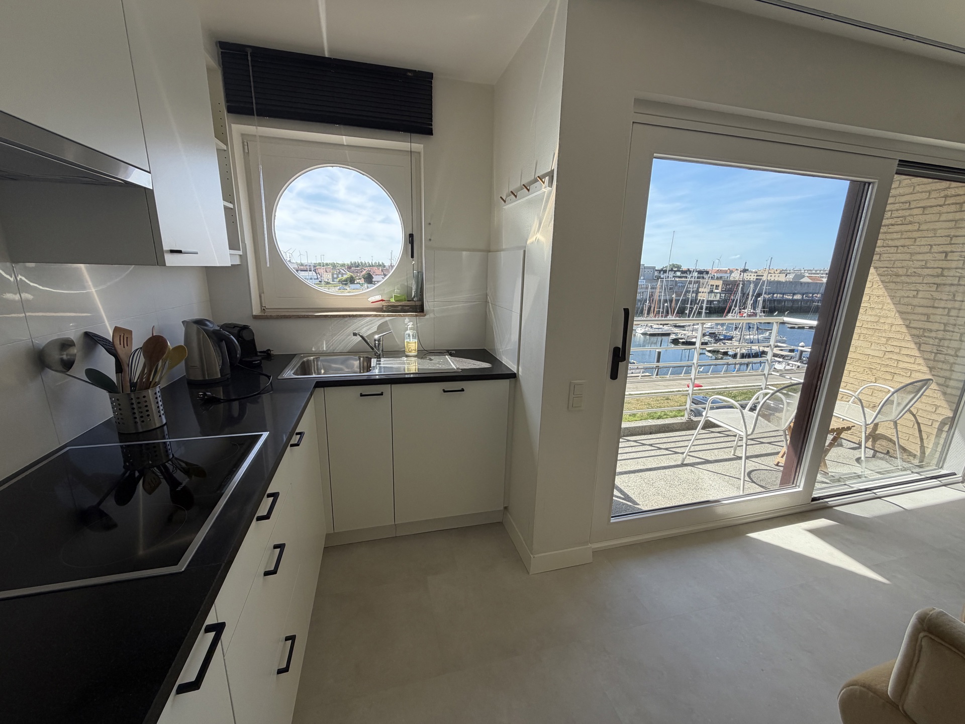 Subliem gemeubeld appartement aan de jachthaven  - foto 4