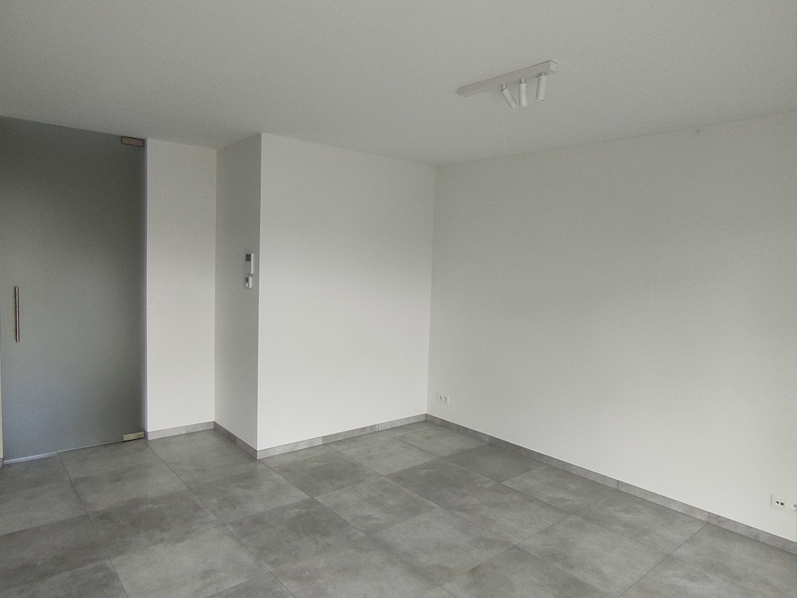 Lichtrijk, rustig en centraal gelegen BEN appartement met zonnig terras! - foto 5