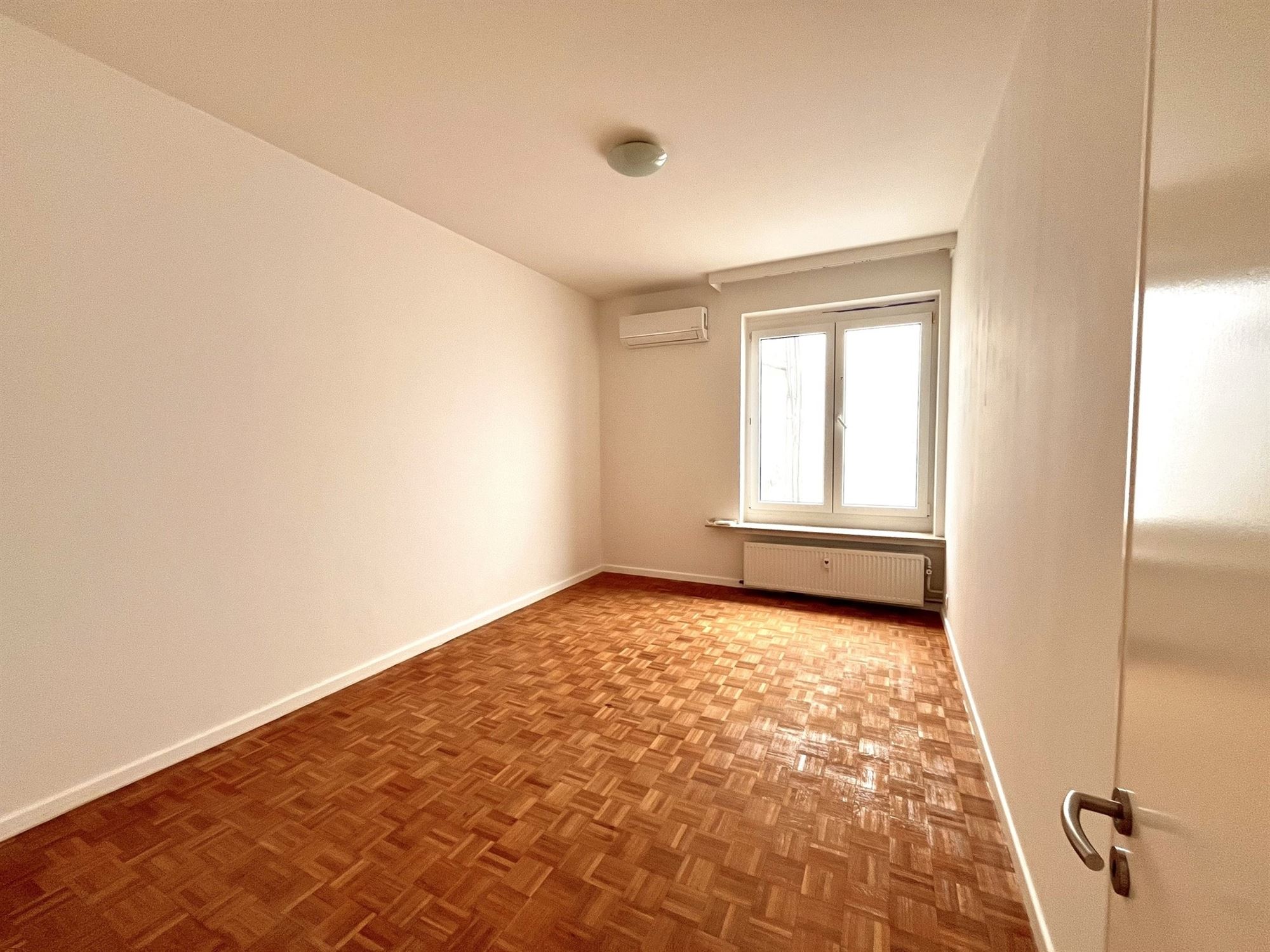 Appartement à vendre à Anvers avec 4 chambres - photo 5