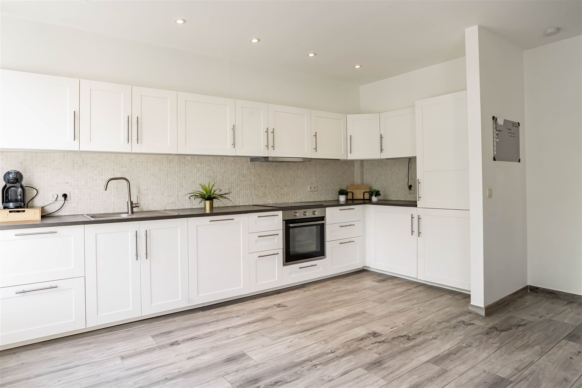 Lichtrijk instapklaar 3-slpk appartement met garage inbegrepen - foto 4