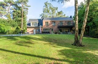  Klassieke villa op toplocatie in hartje Koningshof in SchotenDeze charmante villa is gelegen op een centrale locatie voor diverse uitvalswegen en...