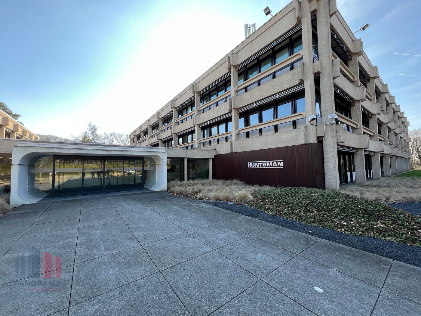 750 sq. m. INSTAPABLE OFFICE FOR SALE NEAR THE E40. - photo 1