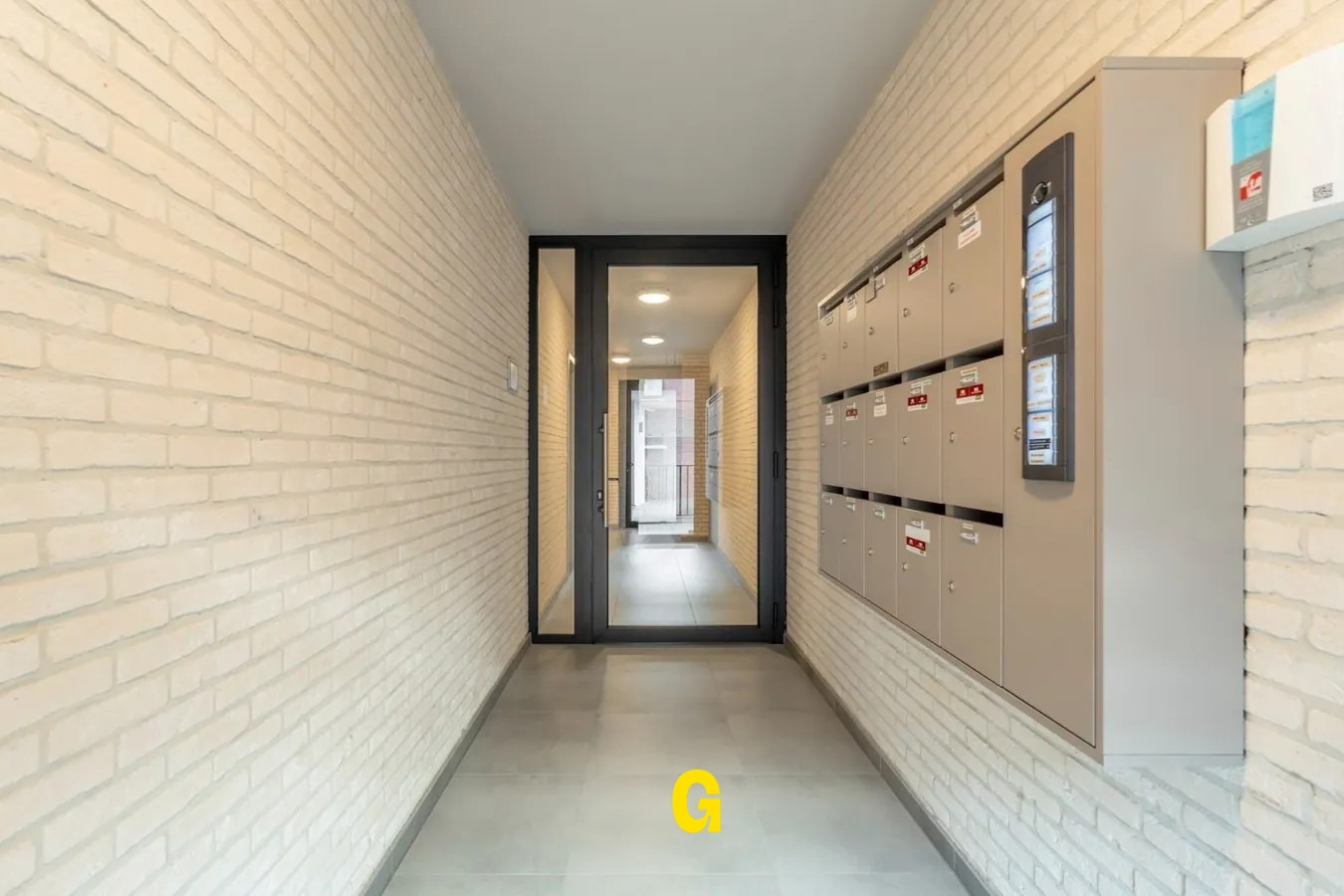 Knap hedendaags dakkappartement met ruime terrassen vlak bij het centrum - foto 5