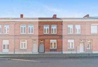 Deze te renoveren woning is gelegen in het centrum van Sint-Niklaas, op wandelafstand van scholen, winkels en openbaar vervoer. Op het...