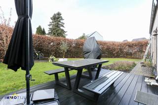 Instapklare gezinswoning met tuin en garage in OpwijkOp een uitstekende locatie in Opwijk, in een rustige buurt en toch op wandelafstand van scholen,...