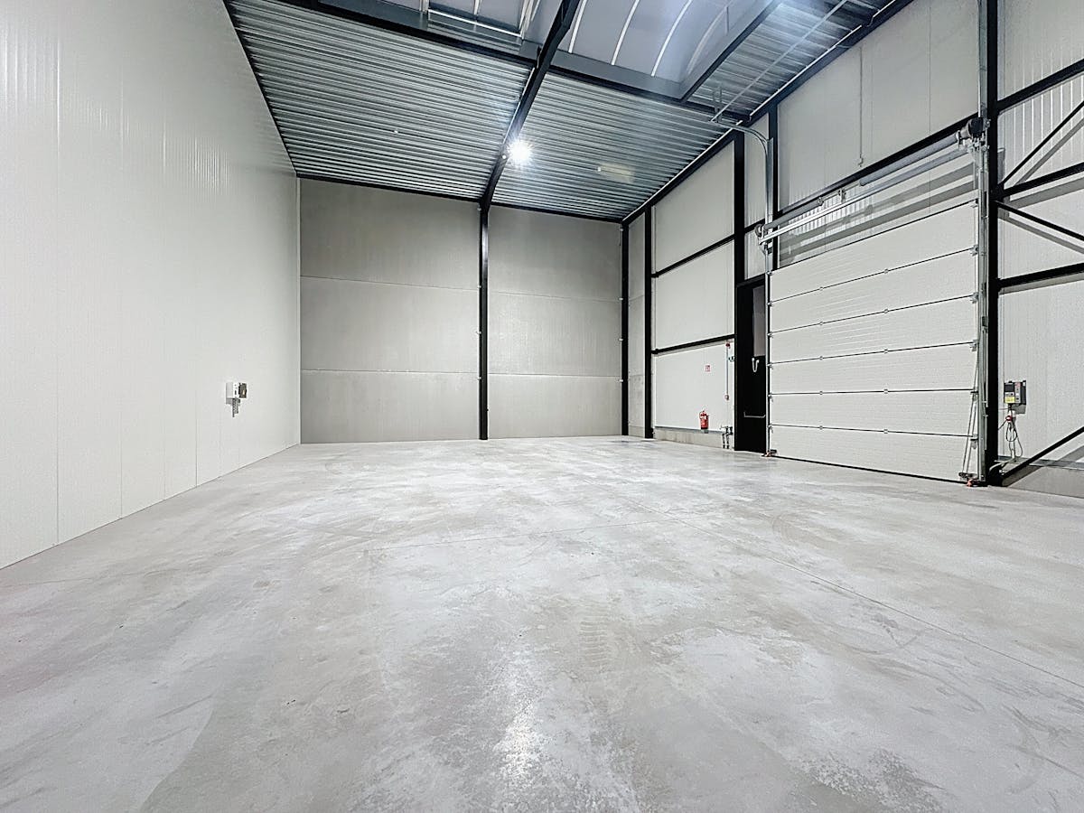 Nieuwbouwmagazijn van ca. 200 m² in Wevelgem - foto 2