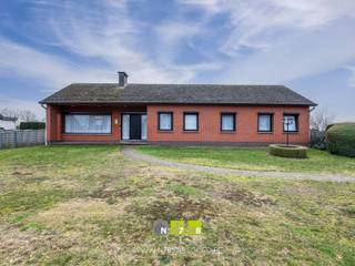 VRIJSTAANDE WONING MET 3 SLAAPKAMERS OP EEN PERCEEL VAN 20A08CA TE MAASEIK (OPOETEREN)TROEVEN- Goede verbinding naar de omliggende steden en de...