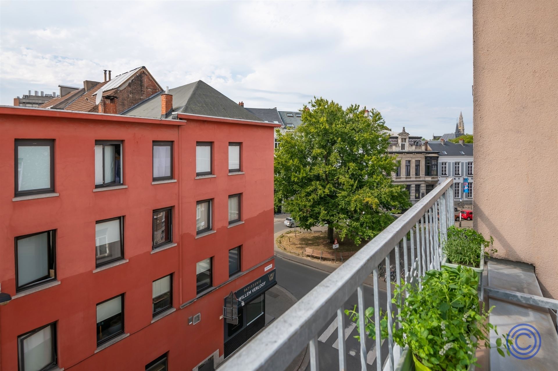 House for sale in Antwerp with 4 bedrooms - photo 2