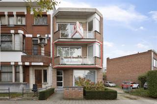 Gezellig 2 slaapkamer appartement (90m2) te PulhofIn een goed onderhouden, kleinschalig gebouw ligt dit gezellig appartement.De ligging is ideaal,...