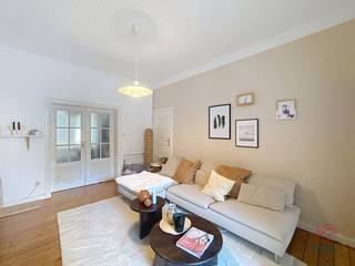 UCCLE : Proche du bois de la Cambre et de toutes commodités, bel appartement 1 chambre de +/- 60m² situé au 1er étage sans ascenseur. Il est...