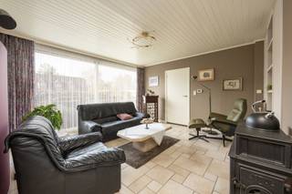 INDELINGBij het binnenkomen word je verwelkomd in de inkomhal met gastentoilet.Aan de linkerkant bevindt zich het slaapgedeelte, bestaande uit drie...