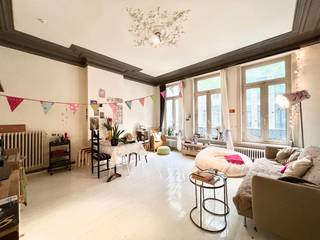 Karaktervol en zeer charmant 1 slpk appartement op de 1ste verdieping.Uitstekend gelegen: in het modehart van Antwerpen centrum, nabij universiteit,...