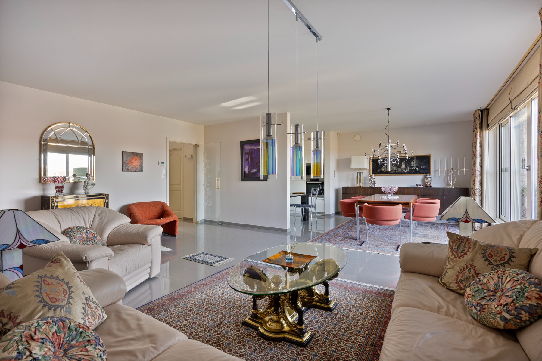 Beautiful penthouse with timeless architecture in excellent condition - photo 4