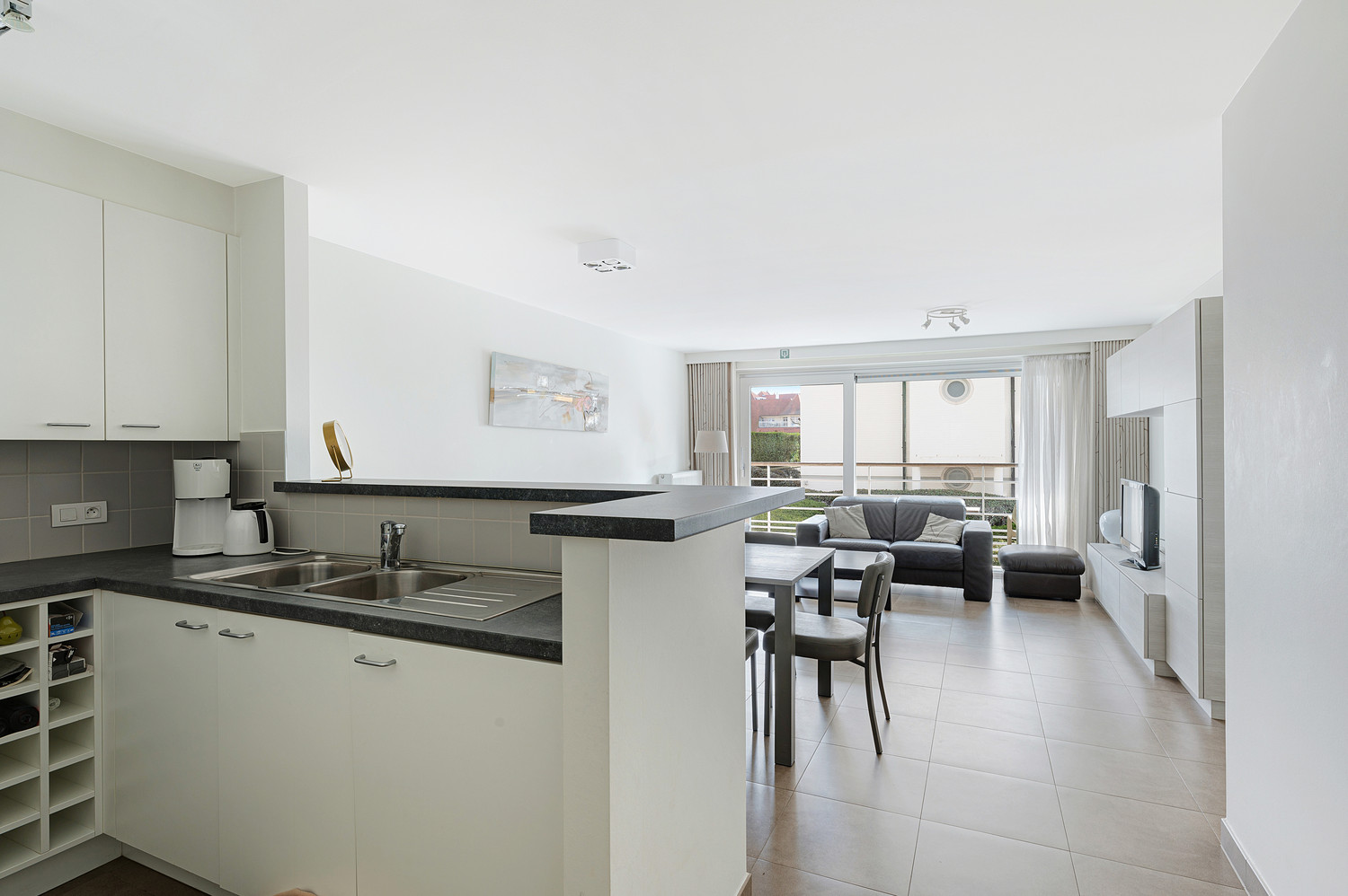 Zonnig 2-slaapkamerappartement vlakbij de zeedijk in Duinbergen - foto 4