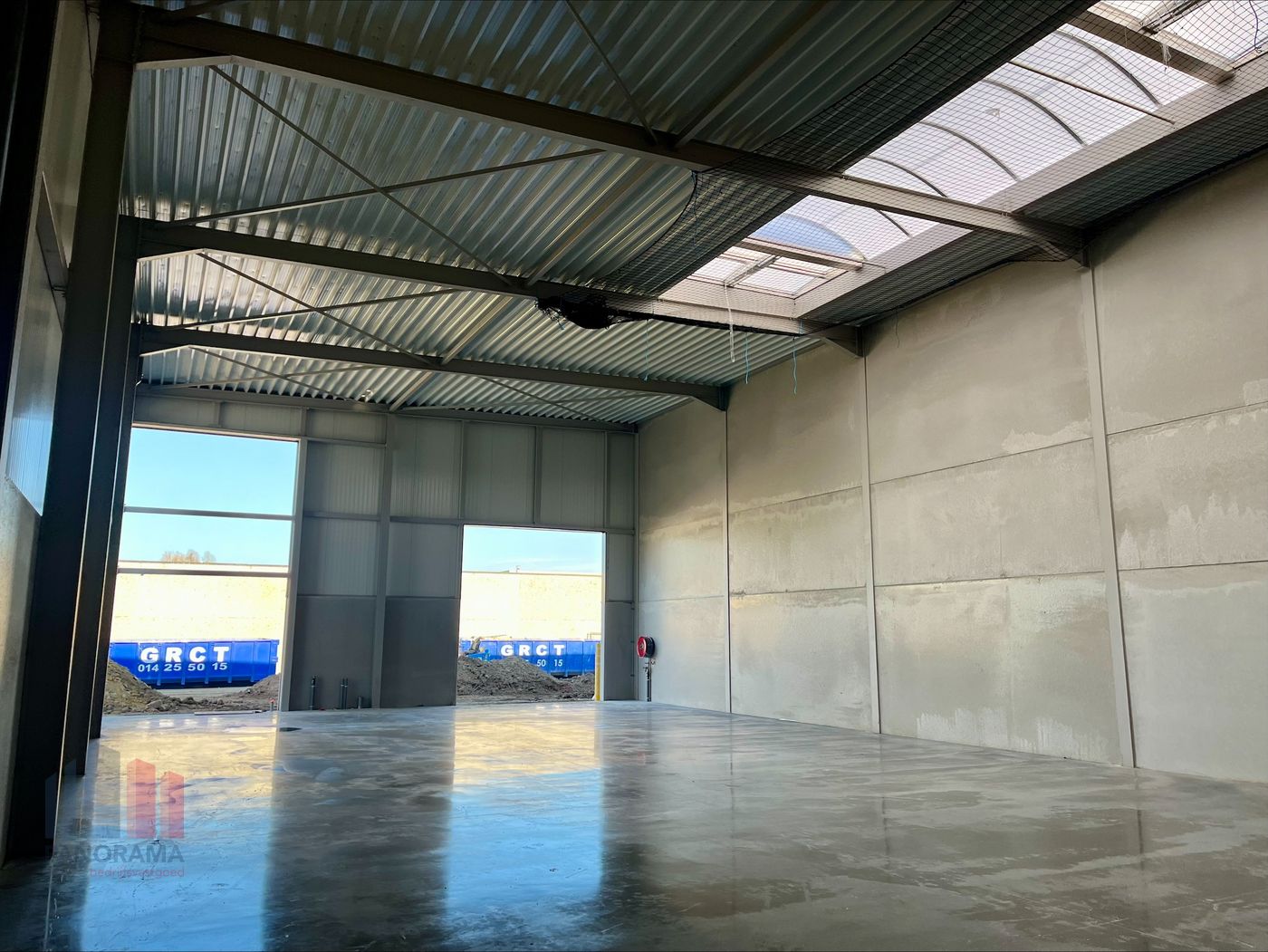 New-Build SME Unit of 325 m² for Sale - photo 3