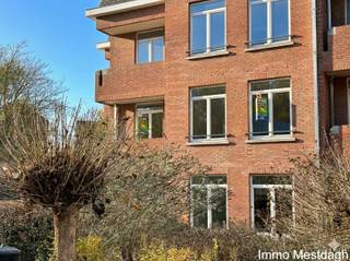 Royaal appartement met garagebox en zicht op de Schaffense Poort.Op een strategische toplocatie in Diest, op wandelafstand van het station en het...