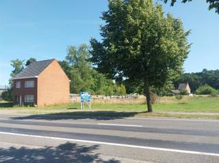 Zeer goed gelegen projectgrond van 3990 m² en 65.2 meter breed aan de baan Molderdijk.De grond is gelegen in woongebied, en is ook bereikbaar via de...