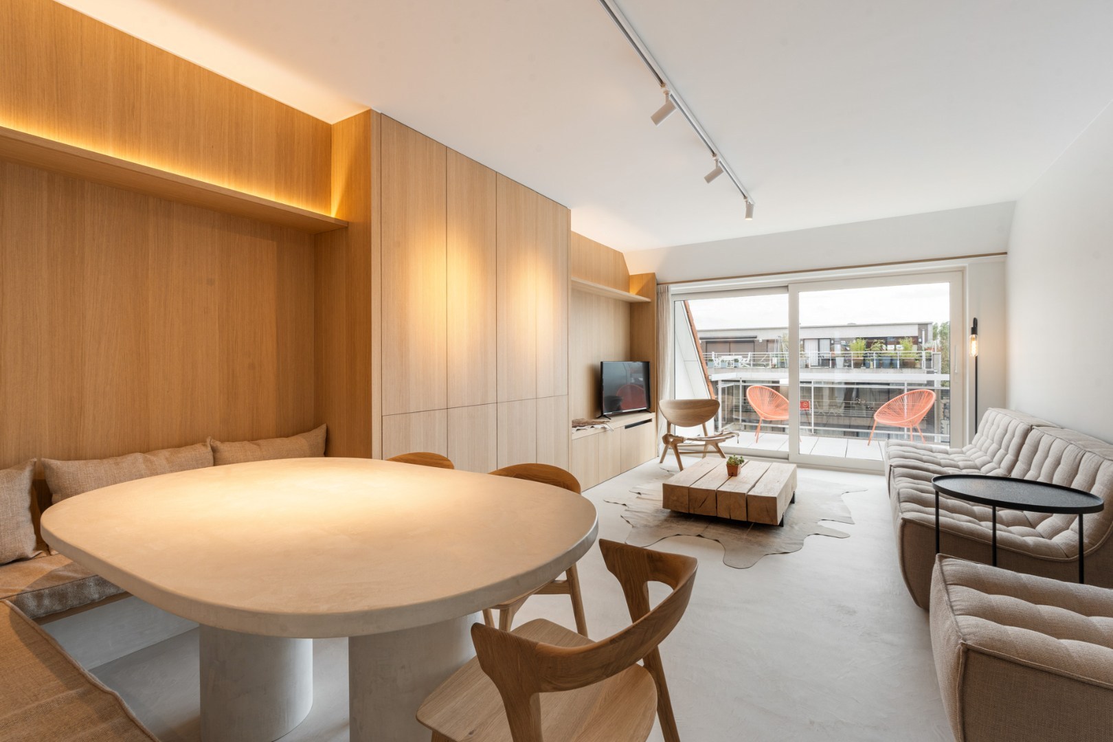 Magnifiek gerenoveerd appartement met 3 slpks. en ruim terras - foto 1