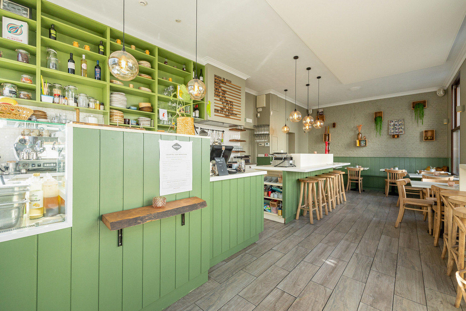 IN OPTIE: kevin@wellimmo.net voor meer info! Uitstekend gelegen en instapklaar handelsgelijkvloers met ruim terras op toplocatie te Antwerpen-Zuid - foto 4