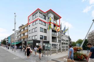 Centraal gelegen penthouse met prachtig zicht op de casino en zicht op zee.Heel ruime living met prachtig zonneterras. Aparte volledig ingerichte...