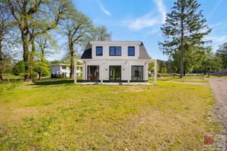 Ruime vakantiewoning (model Narvik) met een woonoppervlakte van ca. 128m² met een perceeloppervlakte van 549m², de vakantiewoning heeft 3...