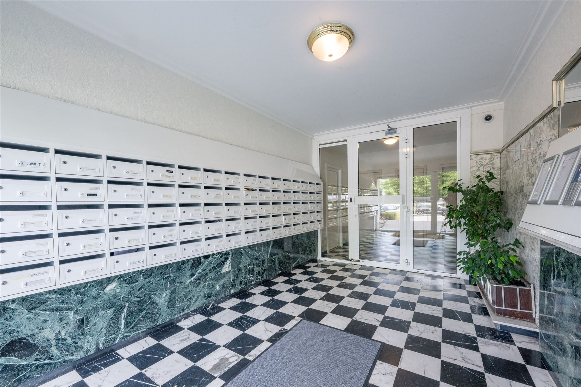 Appartement à vendre à Berchem - photo 2