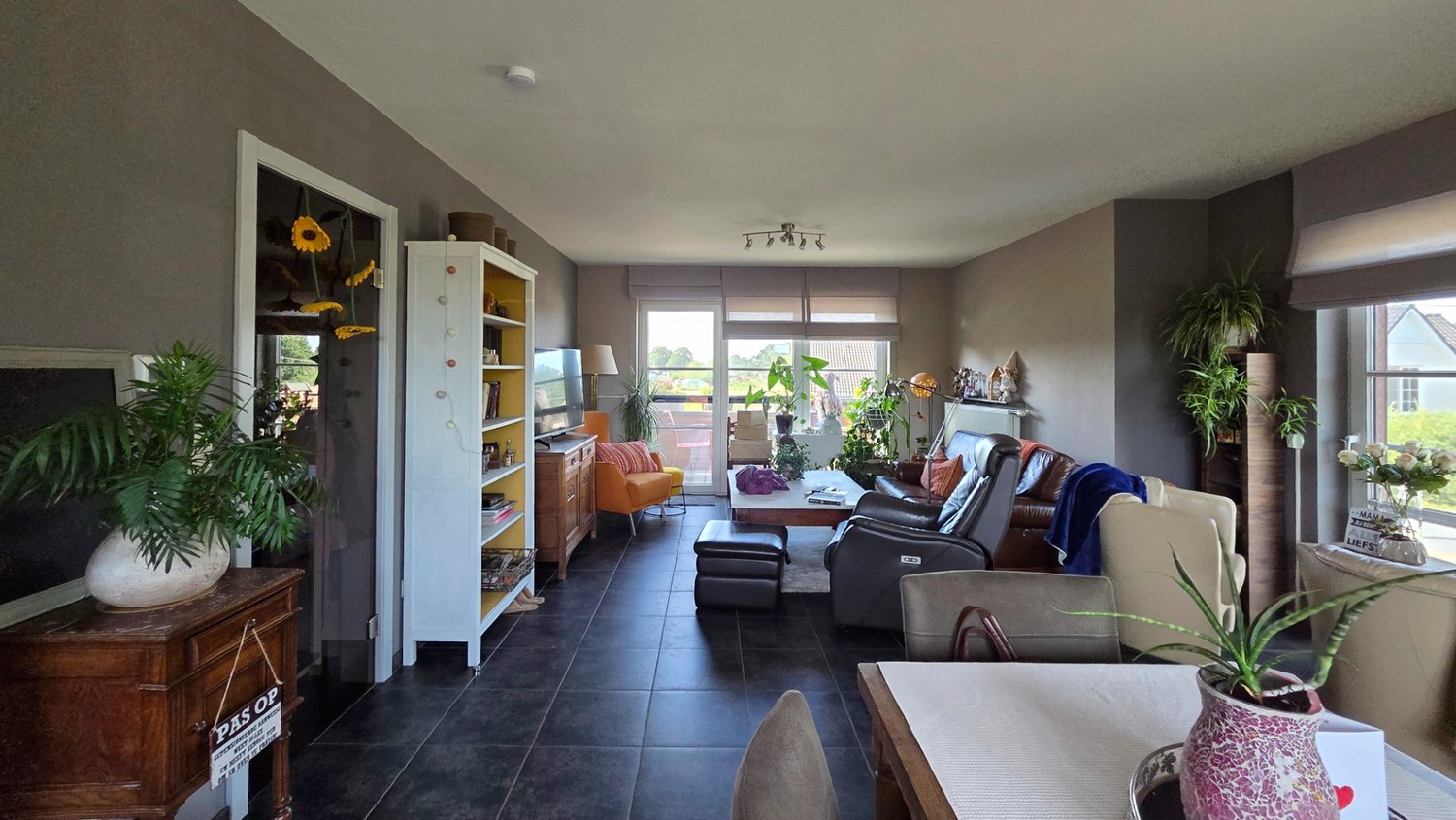 Mooi appartement met 2 slaapkamers en 2 terrassen op rustige locatie - foto 4