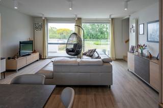 Découvrez cet appartement duplex prêt à emménager dans une résidence moderne. Ici, vous pouvez profiter d'un environnement calme et verdoyant avec...