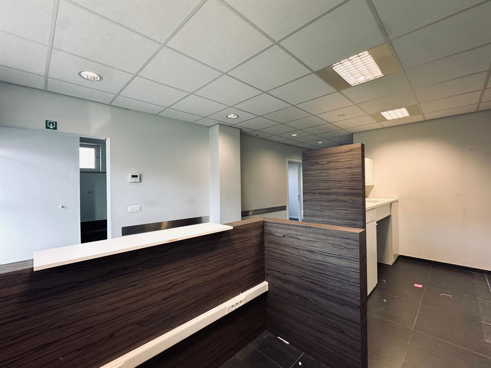 Commercial for rent in Sint-Niklaas - photo 2