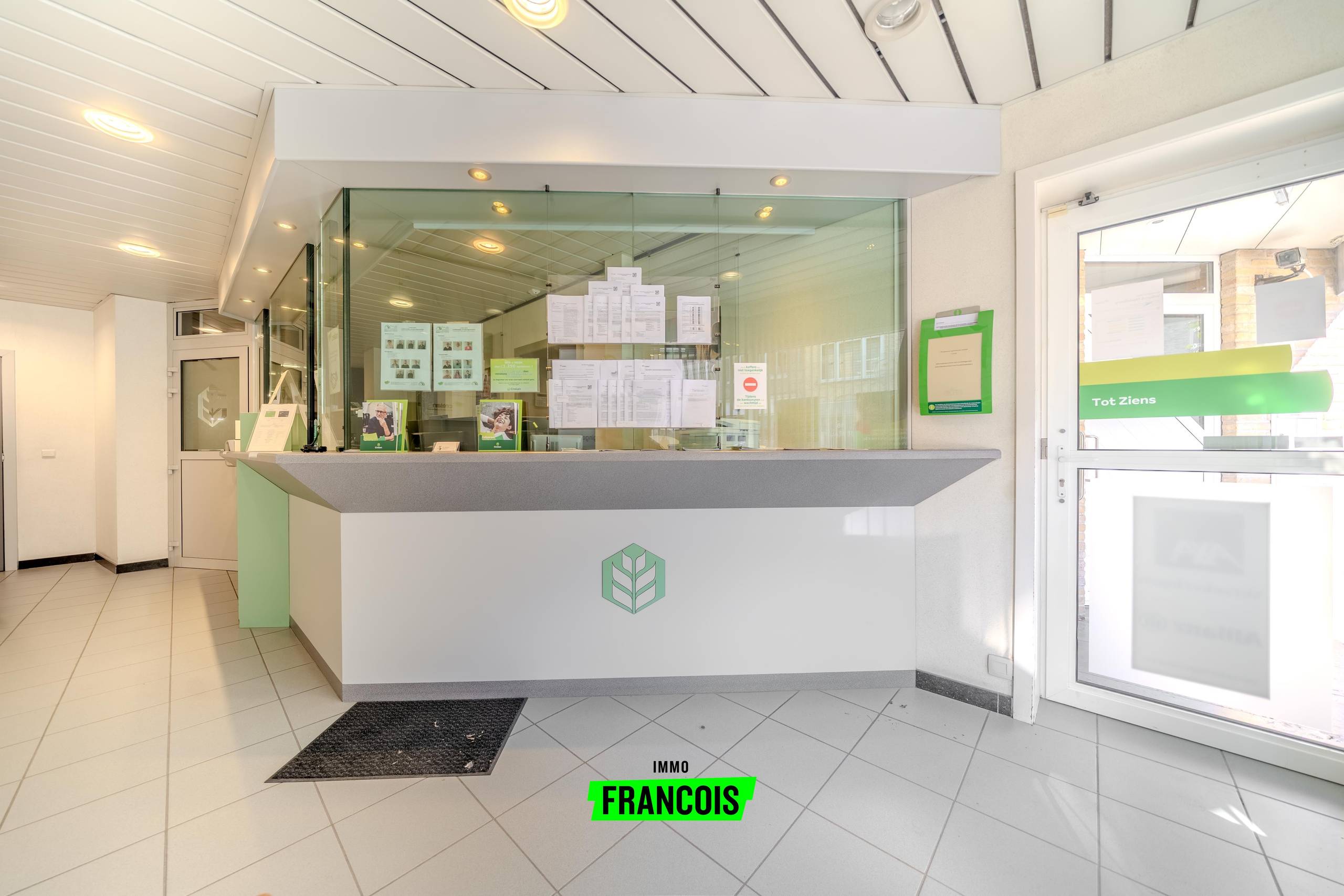 Handelsgelijkvloers op toplocatie in Diksmuide te koop - foto 2