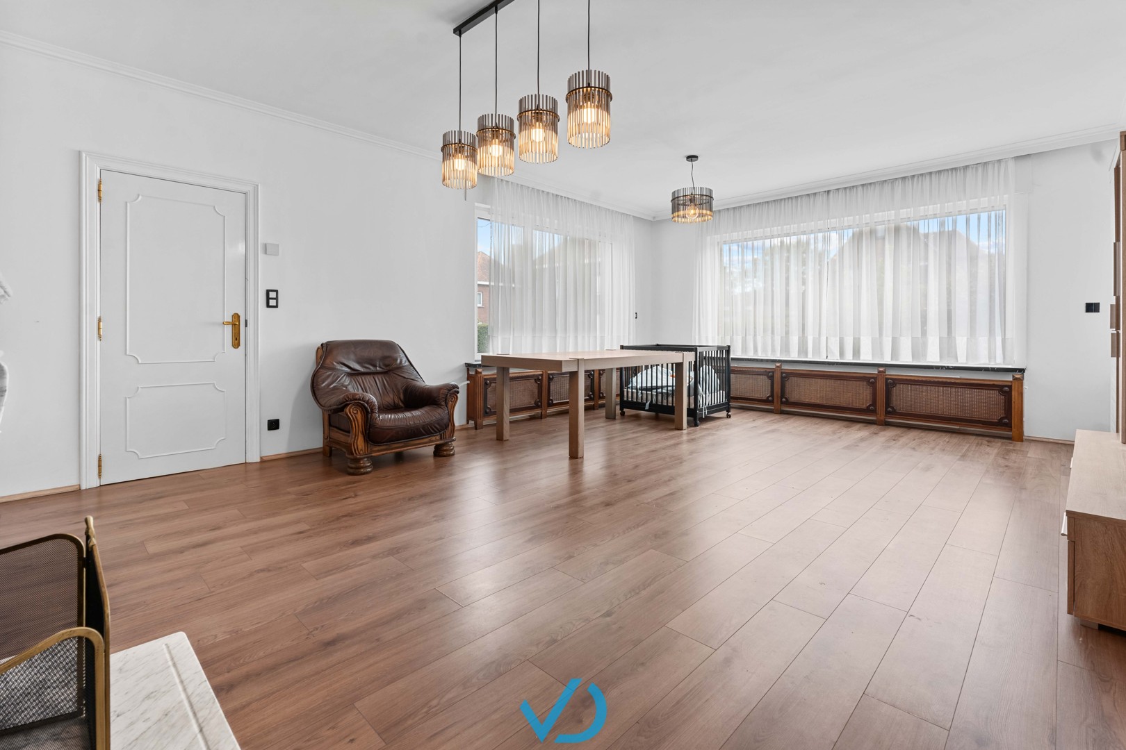 Instapklare villa met vier slaapkamers, ruime garage en tuin in het charmante Boezinge! - foto 2