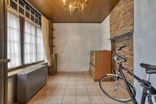 This charming corner house is a unique opportunity on the Bruges real estate market. Located in the historic city center of Bruges, you can enjoy...