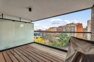 Voor meer info of een bezoek, bel 054 78 90 01 - Dit stijlvolle en instapklare appartement combineert comfort, ruimte en een uitstekende ligging...