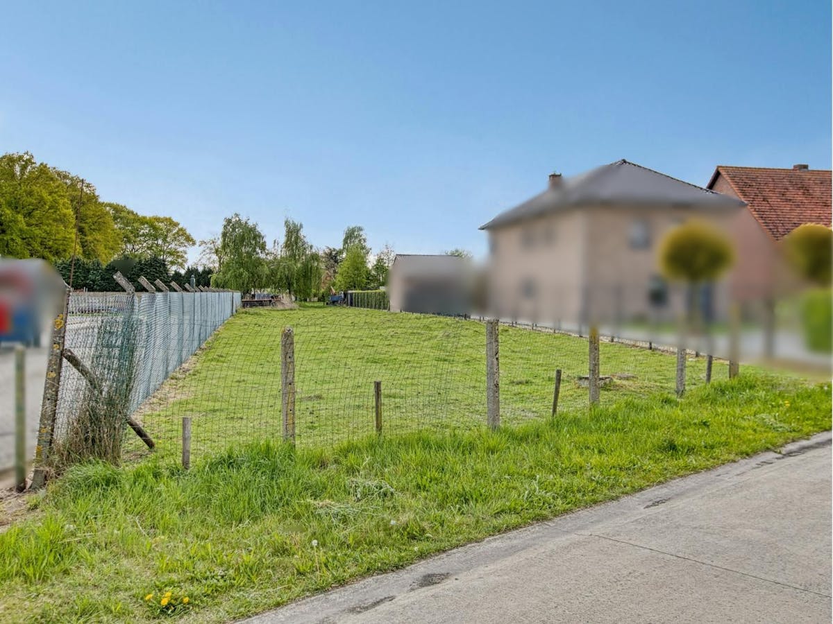 Ruime bouwgrond van 12a 21ca voor open bebouwing te koop in Kessenich - foto 1