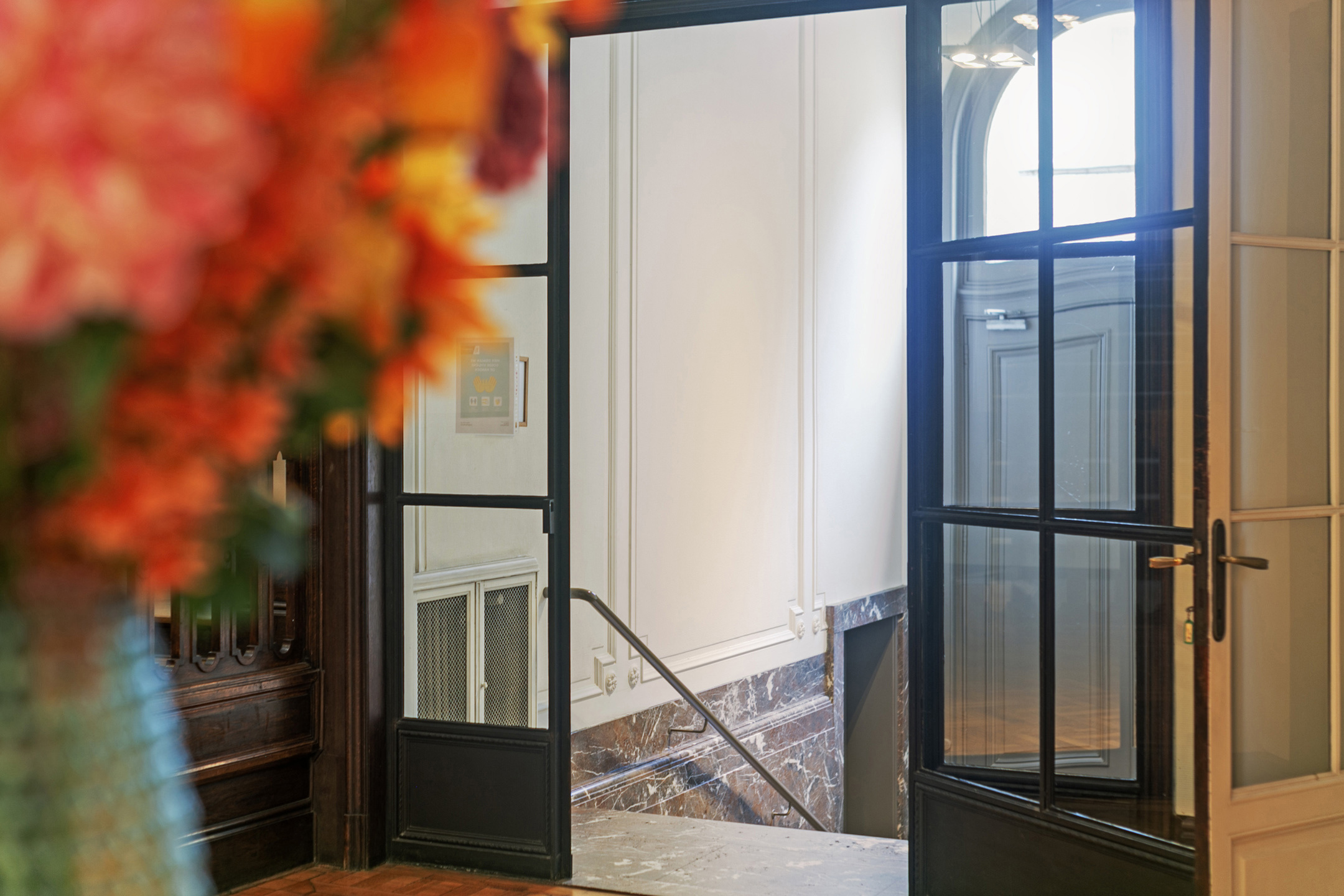 ANTWERPEN - Majestueus gebouw met parking - foto 4