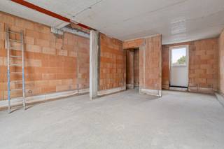 In de Tieltstraat te Meulebeke vinden we dit uniek casco huis terug. Dit huis werd opgetrokken door Vuylsteke Construct waar kwaliteit centraal...