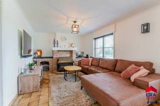 Landelijk gelegen woonst met loods(340m²) op 2530m².Indeling: * Woning:   * gelijkvloers: inkomhal, aparte wc, living, 3 slaapkamers, keuken,...