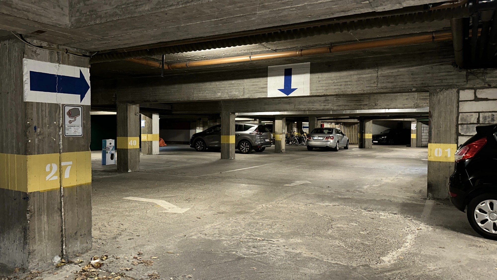 Centraal gelegen autostaanplaats - foto 4