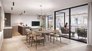 <p><strong>Blankenberge: nieuwbouwappartement met ruim zonneterras te koop in het centrum!</strong></p>

<p>Dit exclusief woonproject is gelegen in het centrum van Blankenberge op slechts 300m van de Zeedijk!</p>

<p>Ervaar de perfecte combinatie van luxe, comfort en een unieke locatie.</p>

<p>Met zijn moderne architectuur en hoogwaardige afwerking biedt deze residentie een unieke woonervaring voor wie op zoek is naar luxe en comfort aan de Belgische kust.</p>

<p> </p>

<p><strong>Indeling</strong>:</p>

<p>Inkomhal, lichtrijke woonkamer, moderne open keuken met eetplaats en aansluitend ruim zonneterras, berging, 3 volwaardige slaapkamers, luxe badkamer met toilet, apart toilet.</p>

<p> </p>

<p><strong>Troeven:</strong></p>

<ul><li>6% BTW mogelijk.</li><li>Energiezuinig, met modern ventilatiesysteem en zonnepanelen.</li><li>Ruime en lichtrijke leefruimtes dankzij grote glaspartijen.</li><li>Hoogwaardige, stijlvolle en duurzame afwerking.</li><li>Ondergrondse verdieping met fietsenstalling en private bergingen.</li><li>Ruime zonneterrassen.</li></ul>

<p><strong>Meer informatie?</strong> Contacteer Maarten op 050 42 58 98.</p>