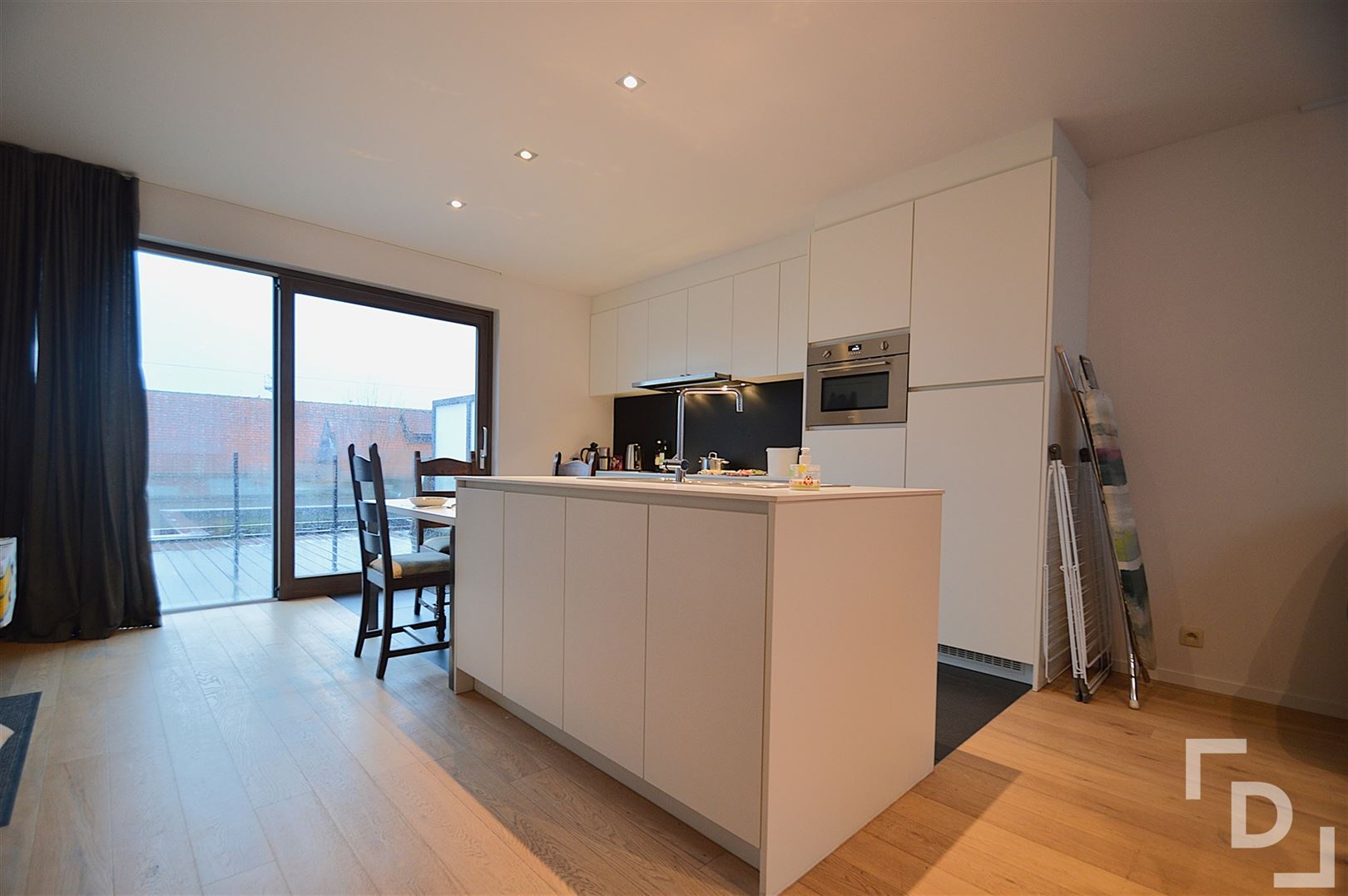 Duplexappartement met garage in centrum Poperinge - foto 2