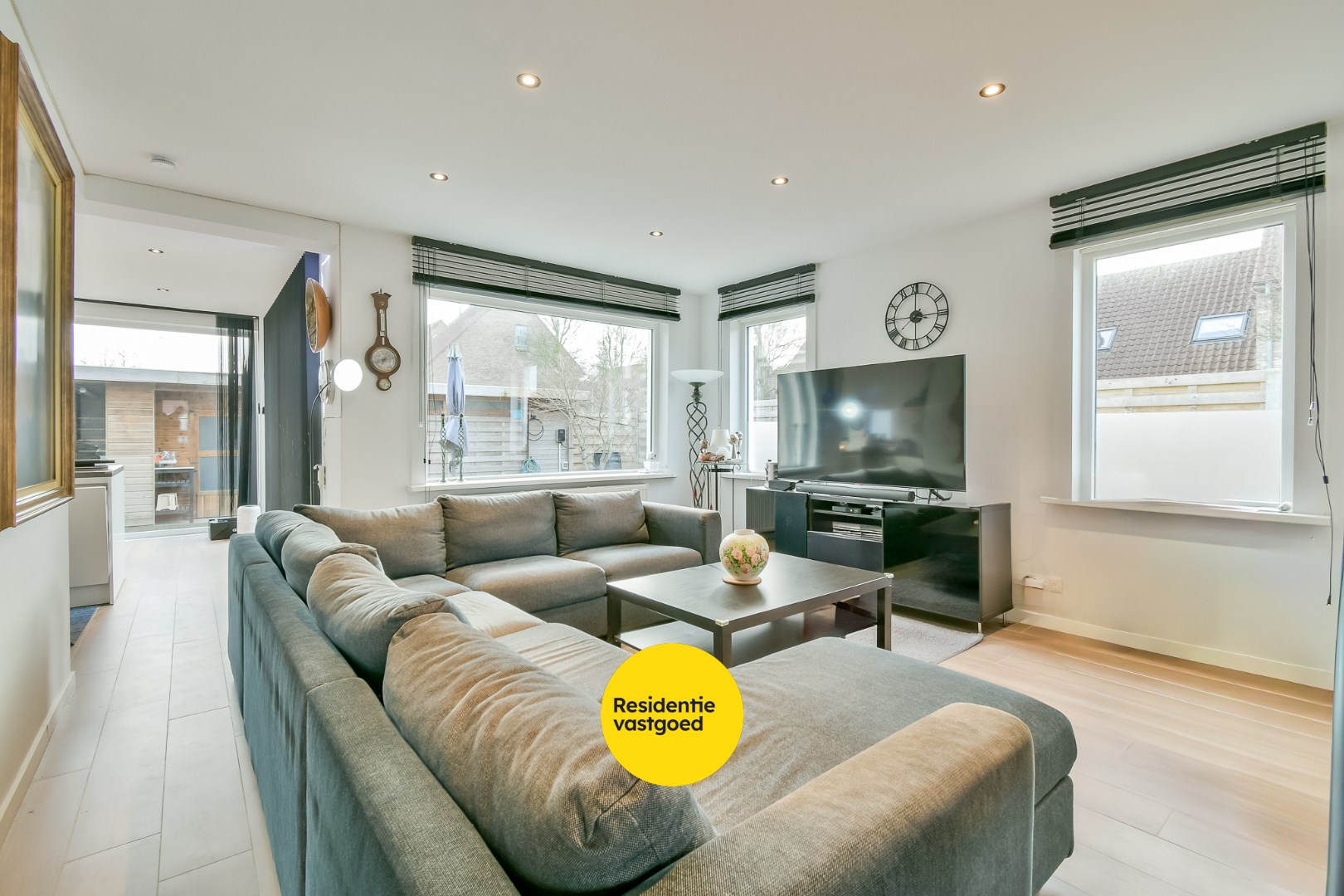 Gerenoveerde villa in de het hartje van Oostkamp! - foto 4