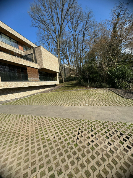 3 autostaanplaatsen te huur in Genk-Centrum - foto 1